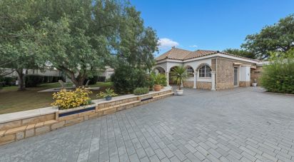 Casa 4 habitaciones de 566 m² en Chiclana de la Frontera (11130)