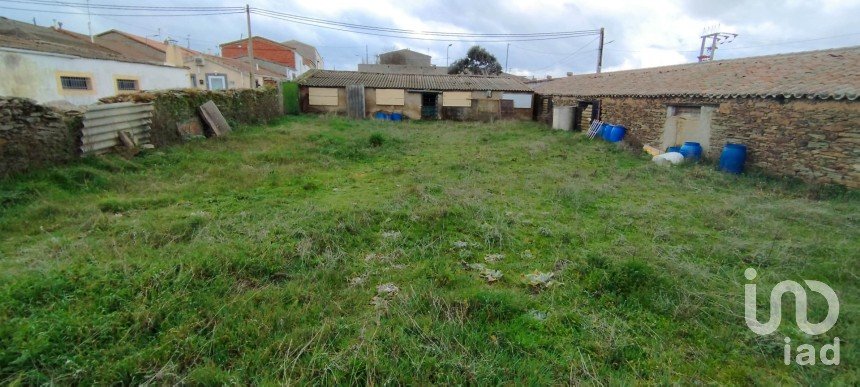 Terreno urbano de 1.640 m² en Vecinos (37456)