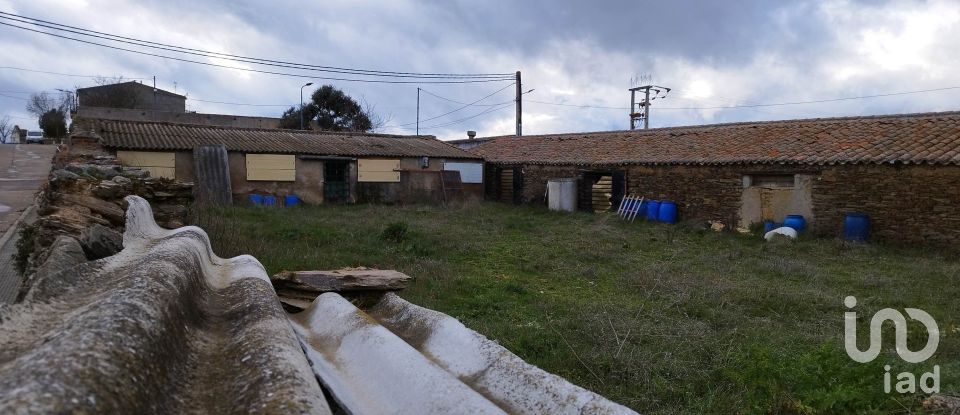 Terreno urbano de 1.640 m² en Vecinos (37456)