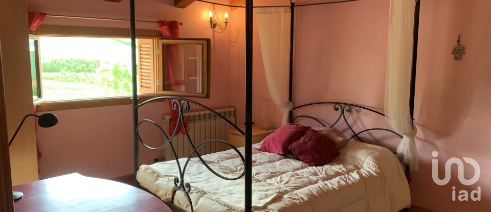 Casa 5 habitacions de 470 m² a Velliza (47131)