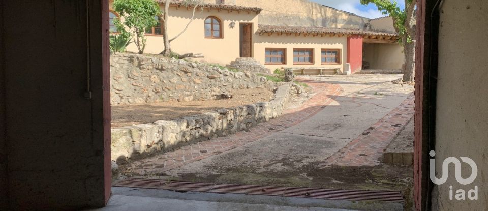 Casa 5 habitacions de 470 m² a Velliza (47131)