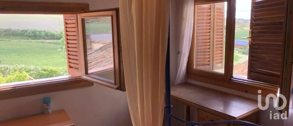 Casa 5 habitacions de 470 m² a Velliza (47131)