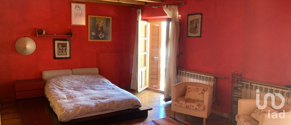 Casa 5 habitacions de 470 m² a Velliza (47131)