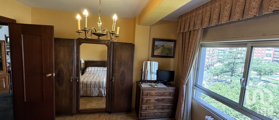 Pis 4 habitacions de 107 m² a León (24002)