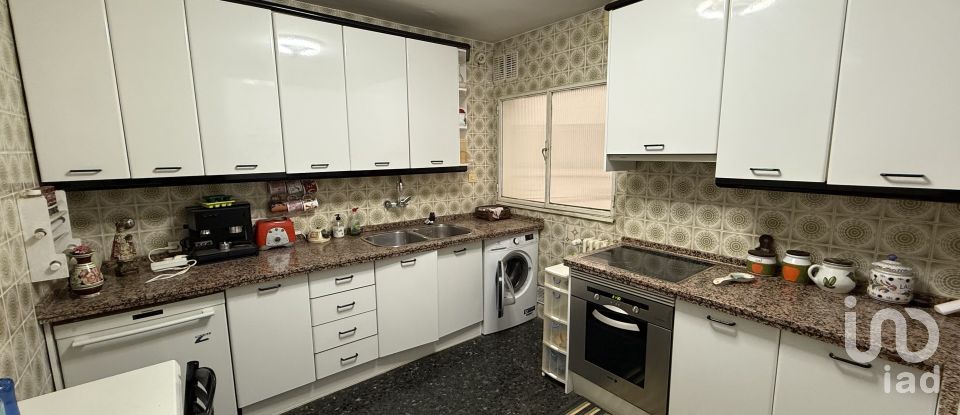 Pis 4 habitacions de 107 m² a León (24002)