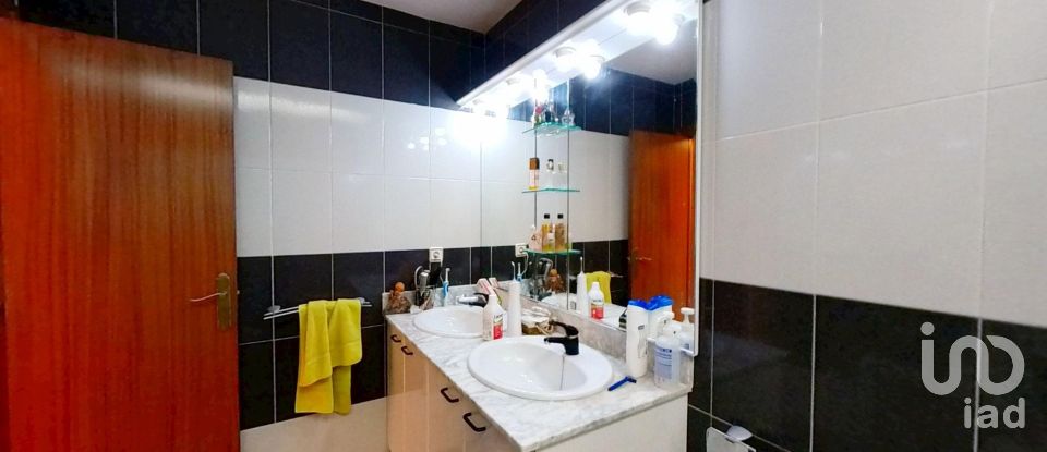 Casa 4 habitacions de 162 m² a Llorenç del Penedès (43712)