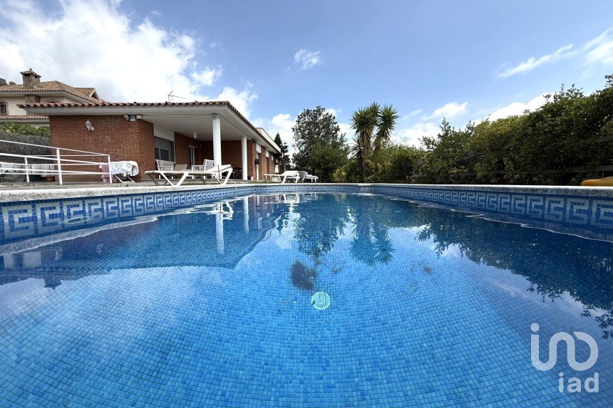 Chalet 6 habitaciones de 230 m² en Argentona (08310)