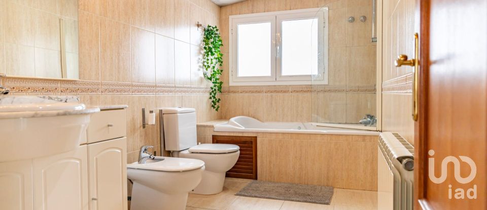 Chalet 6 habitaciones de 230 m² en Argentona (08310)