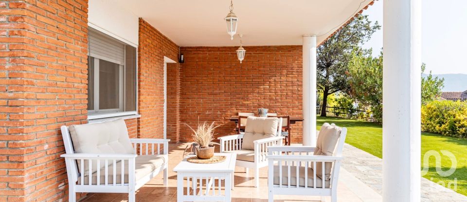 Chalet 6 habitaciones de 230 m² en Argentona (08310)