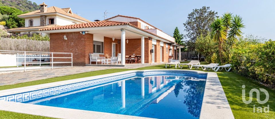 Chalet 6 habitaciones de 230 m² en Argentona (08310)