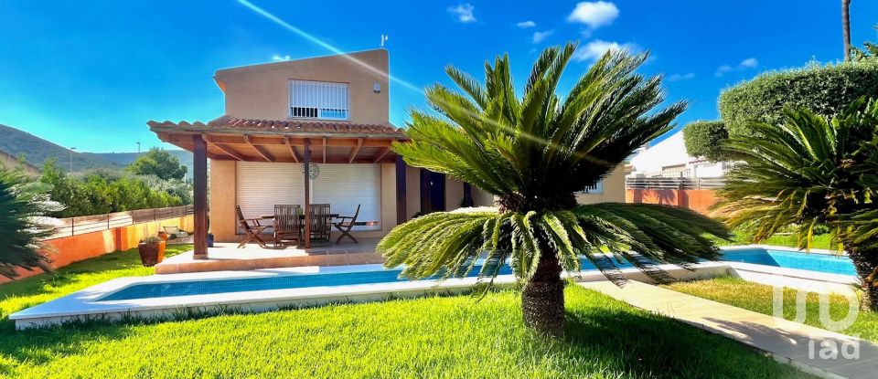 House 4 bedrooms of 185 m² in Peñiscola (12598)
