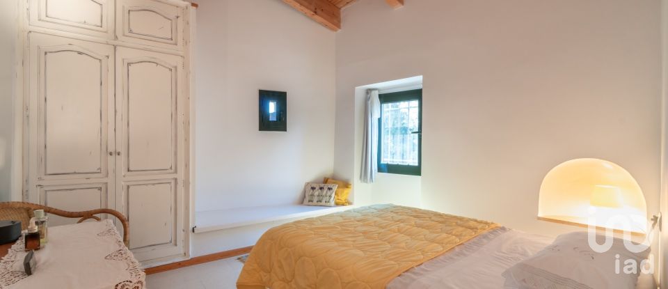 Casa 3 habitaciones de 177 m² en Navata (17744)