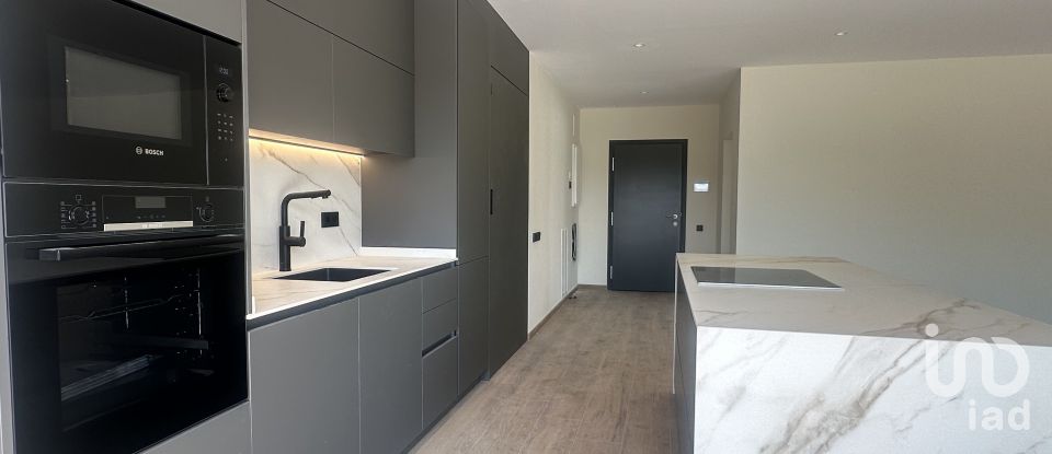 Maison 4 chambres de 198 m² à Sant Esteve Sesrovires (08635)