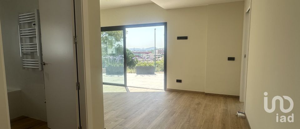 Maison 4 chambres de 198 m² à Sant Esteve Sesrovires (08635)
