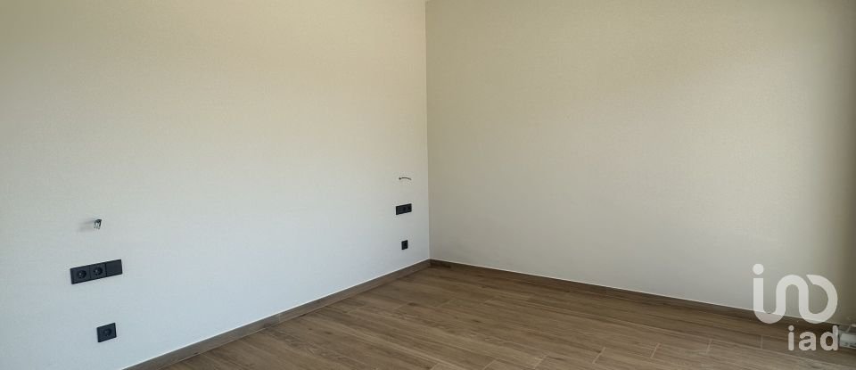 Maison 4 chambres de 198 m² à Sant Esteve Sesrovires (08635)