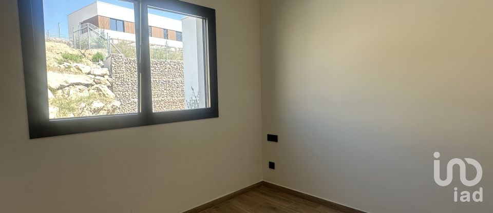 Maison 4 chambres de 198 m² à Sant Esteve Sesrovires (08635)