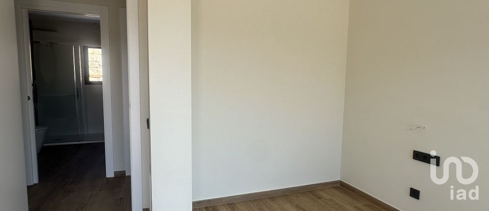 Maison 4 chambres de 198 m² à Sant Esteve Sesrovires (08635)