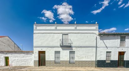 Village house 3 bedrooms of 318 m² in Granja de Torrehermosa (06910)