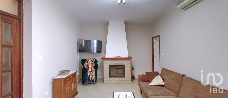 Casa de pueblo 3 habitaciones de 318 m² en Granja de Torrehermosa (06910)