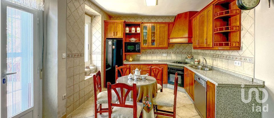 Casa de pueblo 3 habitaciones de 318 m² en Granja de Torrehermosa (06910)