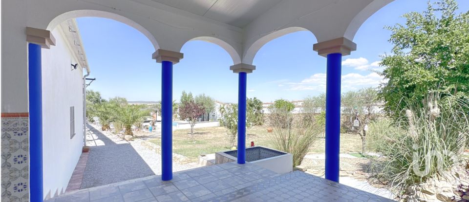 Casa de pueblo 3 habitaciones de 318 m² en Granja de Torrehermosa (06910)