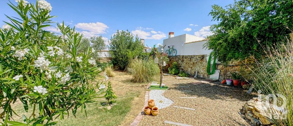 Casa de pueblo 3 habitaciones de 318 m² en Granja de Torrehermosa (06910)