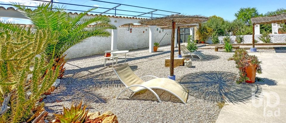 Casa de pueblo 3 habitaciones de 318 m² en Granja de Torrehermosa (06910)