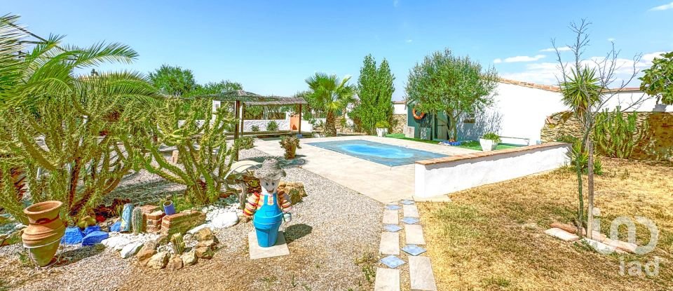 Casa de pueblo 3 habitaciones de 318 m² en Granja de Torrehermosa (06910)