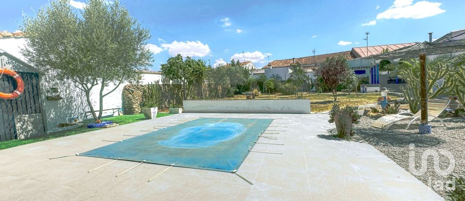 Casa de pueblo 3 habitaciones de 318 m² en Granja de Torrehermosa (06910)