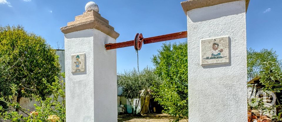 Casa de pueblo 3 habitaciones de 318 m² en Granja de Torrehermosa (06910)