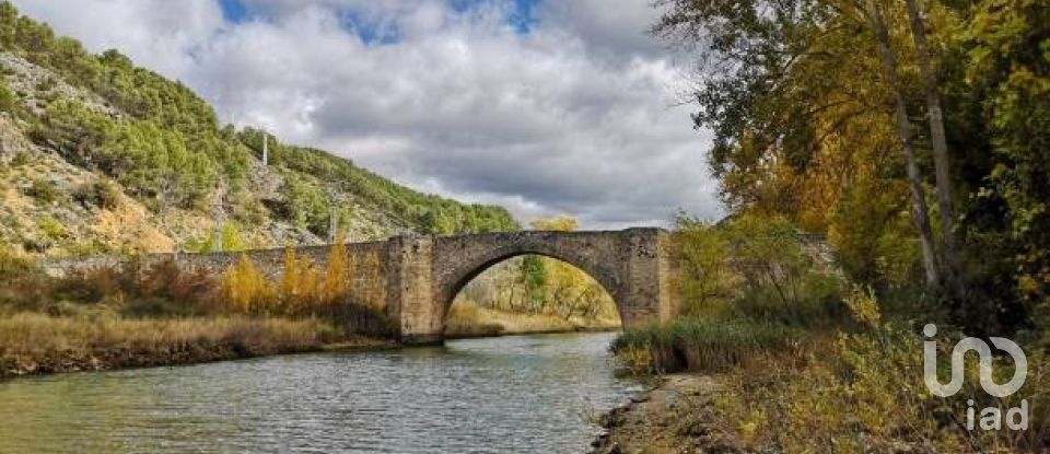 Country home 5 bedrooms of 364 m² in Sacedón (19120)