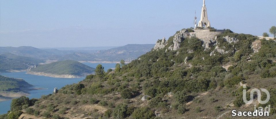 Country home 5 bedrooms of 364 m² in Sacedón (19120)