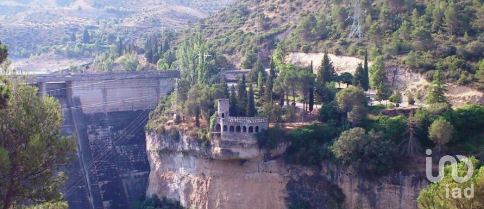 Country home 5 bedrooms of 364 m² in Sacedón (19120)