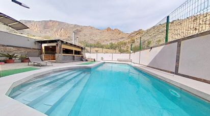 Casa 8 habitacions de 742 m² a Redován (03370)