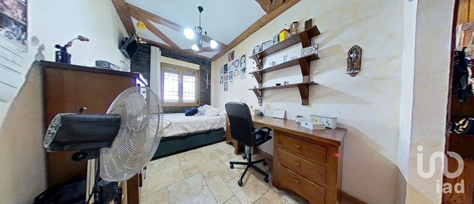 Casa 8 habitacions de 742 m² a Redován (03370)