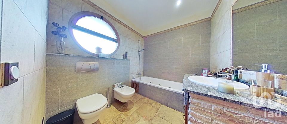 Casa 8 habitacions de 742 m² a Redován (03370)