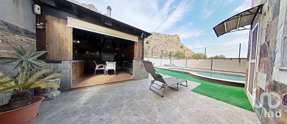 Casa 8 habitacions de 742 m² a Redován (03370)