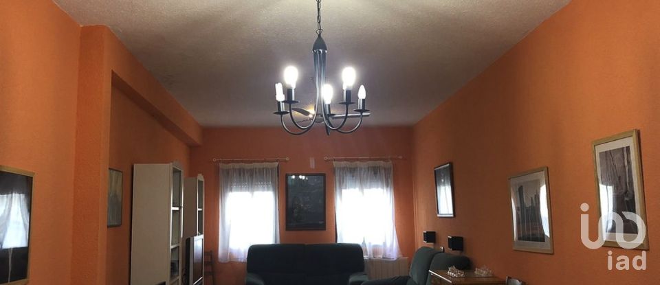 Casa 3 habitaciones de 213 m² en Aldeanueva de la Vera (10440)