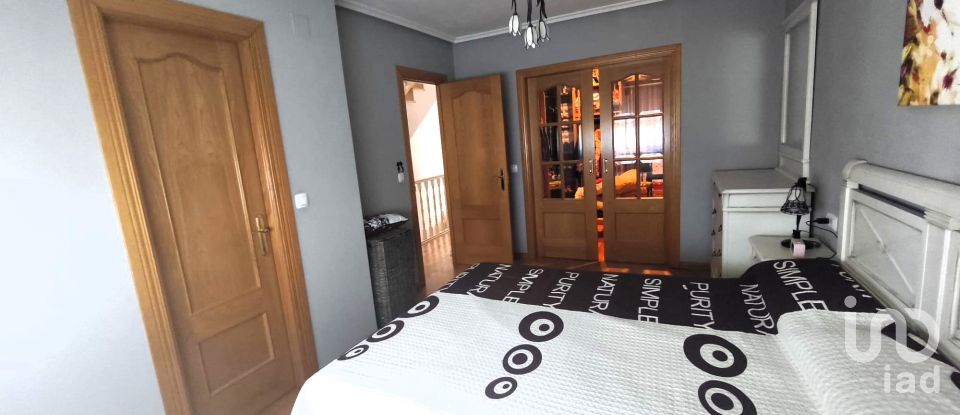 Cottage 2 bedrooms of 220 m² in Lorenzana (24122)