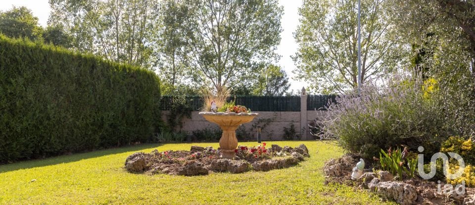 Chalet 5 habitaciones de 550 m² en Villarrodrigo de Las Regueras (24197)