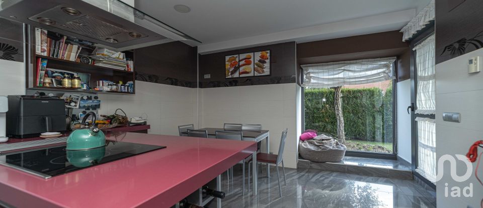 Chalet 5 habitaciones de 550 m² en Villarrodrigo de Las Regueras (24197)