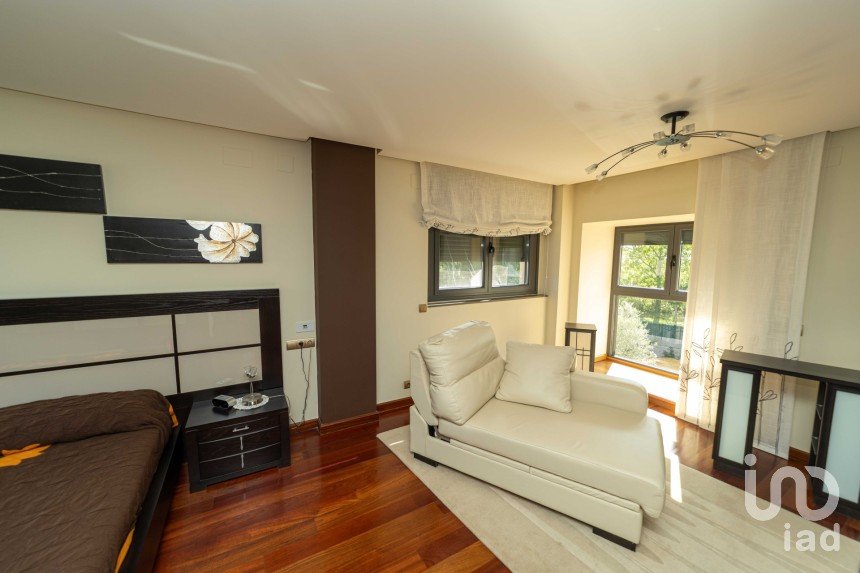 Chalet 5 habitaciones de 550 m² en Villarrodrigo de Las Regueras (24197)