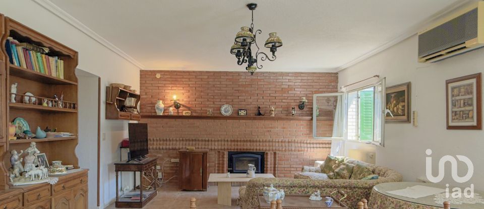 House 4 bedrooms of 239 m² in Mejorada del Campo (28840)