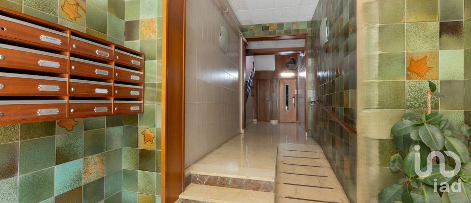 Appartement 3 chambres de 93 m² à Barcelona (08027)