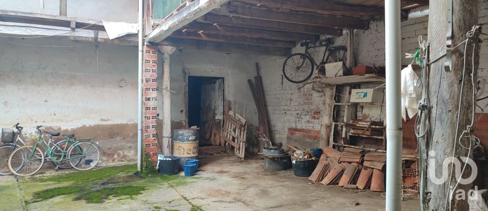 House 6 bedrooms of 594 m² in Quintanilla de Sollamas (24271)