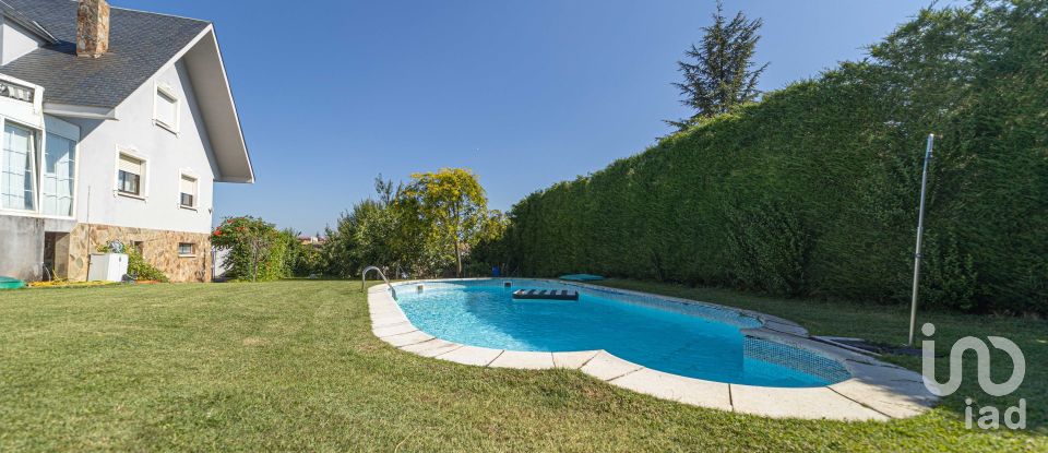 Casa 6 habitacions de 560 m² a Santovenia de la Valdoncina (24391)