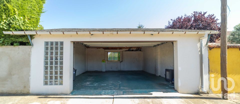 Casa 6 habitacions de 560 m² a Santovenia de la Valdoncina (24391)