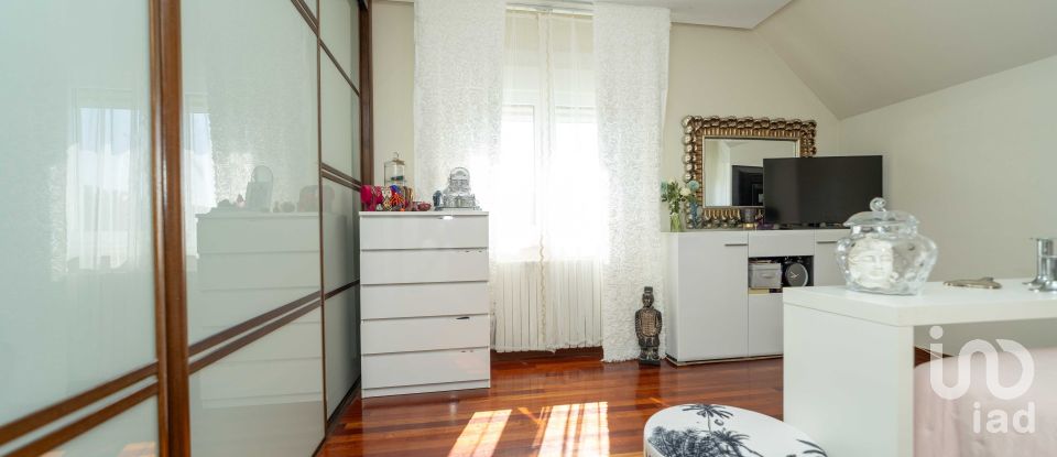 Casa 6 habitacions de 560 m² a Santovenia de la Valdoncina (24391)