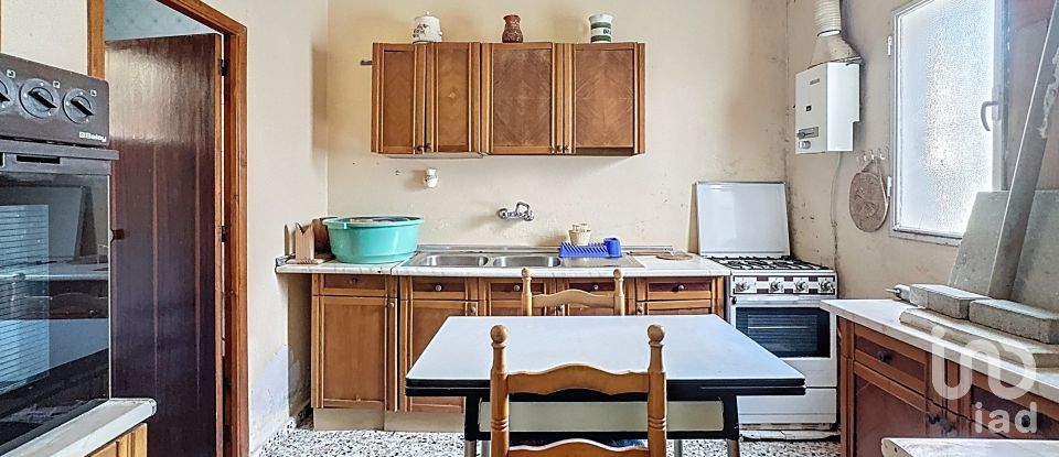 Casa 7 habitacions de 350 m² a Tahivilla (11392)