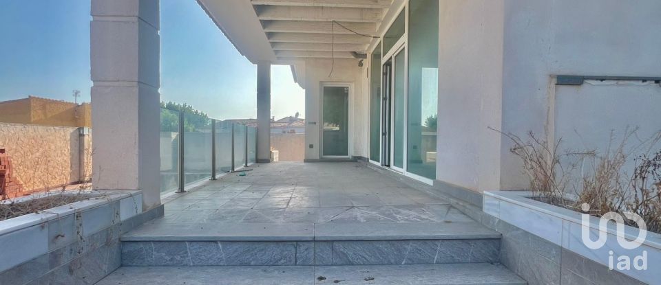 Vivienda unifamiliar  9 habitaciones de 614 m² en La Cala del Moral (29720)